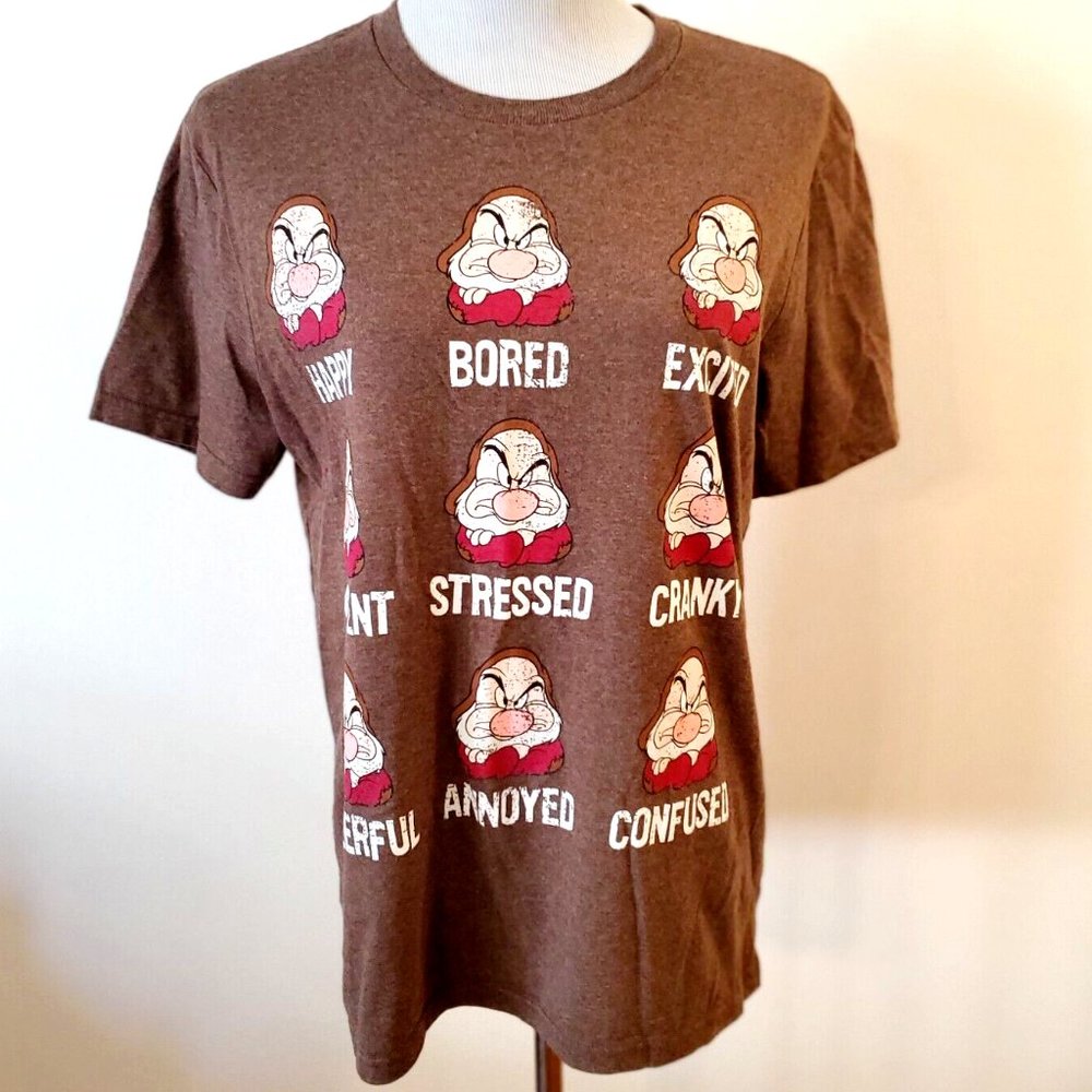 Disney Store Grumpy Dwarf T-Shirt Brown Men's Small Happy Bored Annoyed Cranky